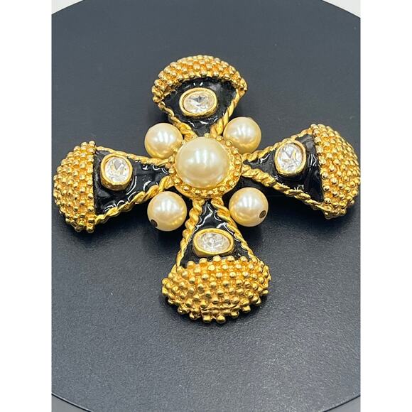 Vintage Large Maltese Cross
Brooch Gold Tone Black Enamel
Faux Pearls Rhinestone - Picture 9 of 9